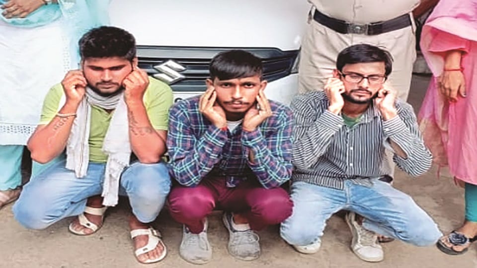 eight youths taken into custody for making remarks on women police personnel in faridabad