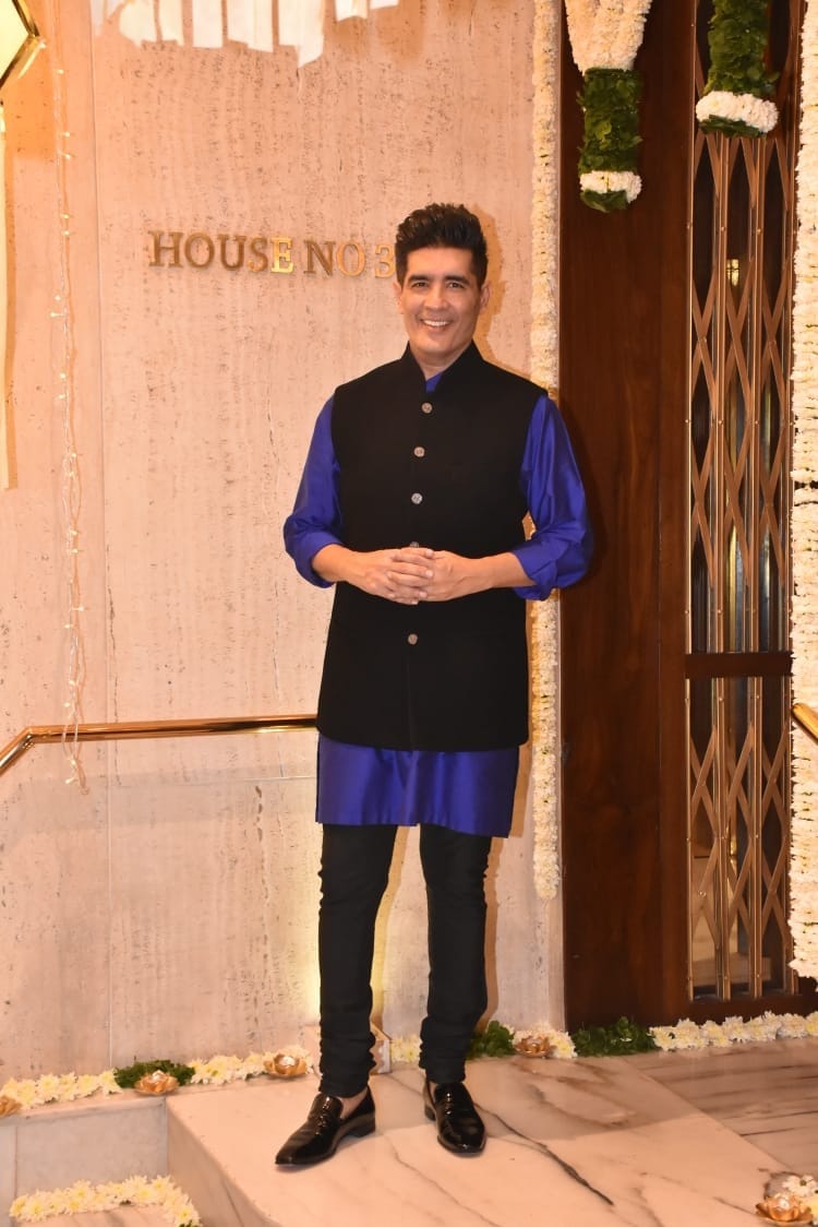 Celebrity Designer Manish Malhotra hosted Diwali party Kiara advani Varun Dhawan karan johar inside photos