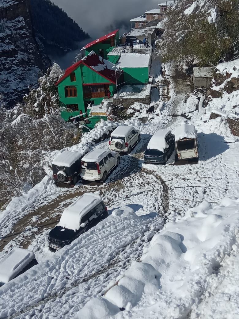 Three inches of snowfall in Killar headquarters, people imprisoned in homes