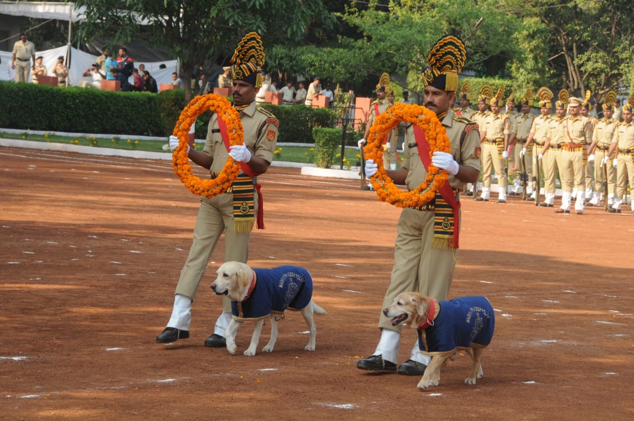 MP News: On Police Commemoration Day, the eyes of the families of the martyrs filled up, DGP paid tribute