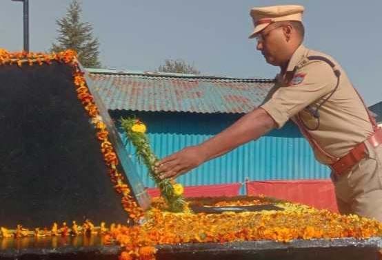 Police Martyrs Day: Tributes paid to the martyrs by paying floral tributes