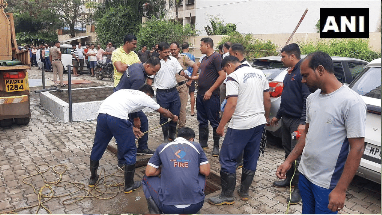 Maharashtra News: Two people died, one missing while cleaning a septic chamber in wagholi of Pune city