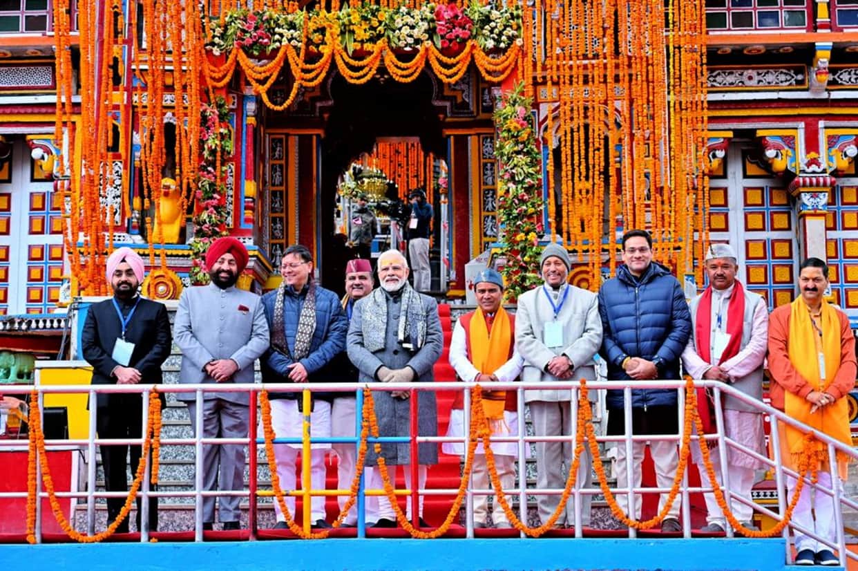PM Modi Uttarakhand Visit 2022 PM Narendra Modi tastes Pahadi cuisine in Badrinath