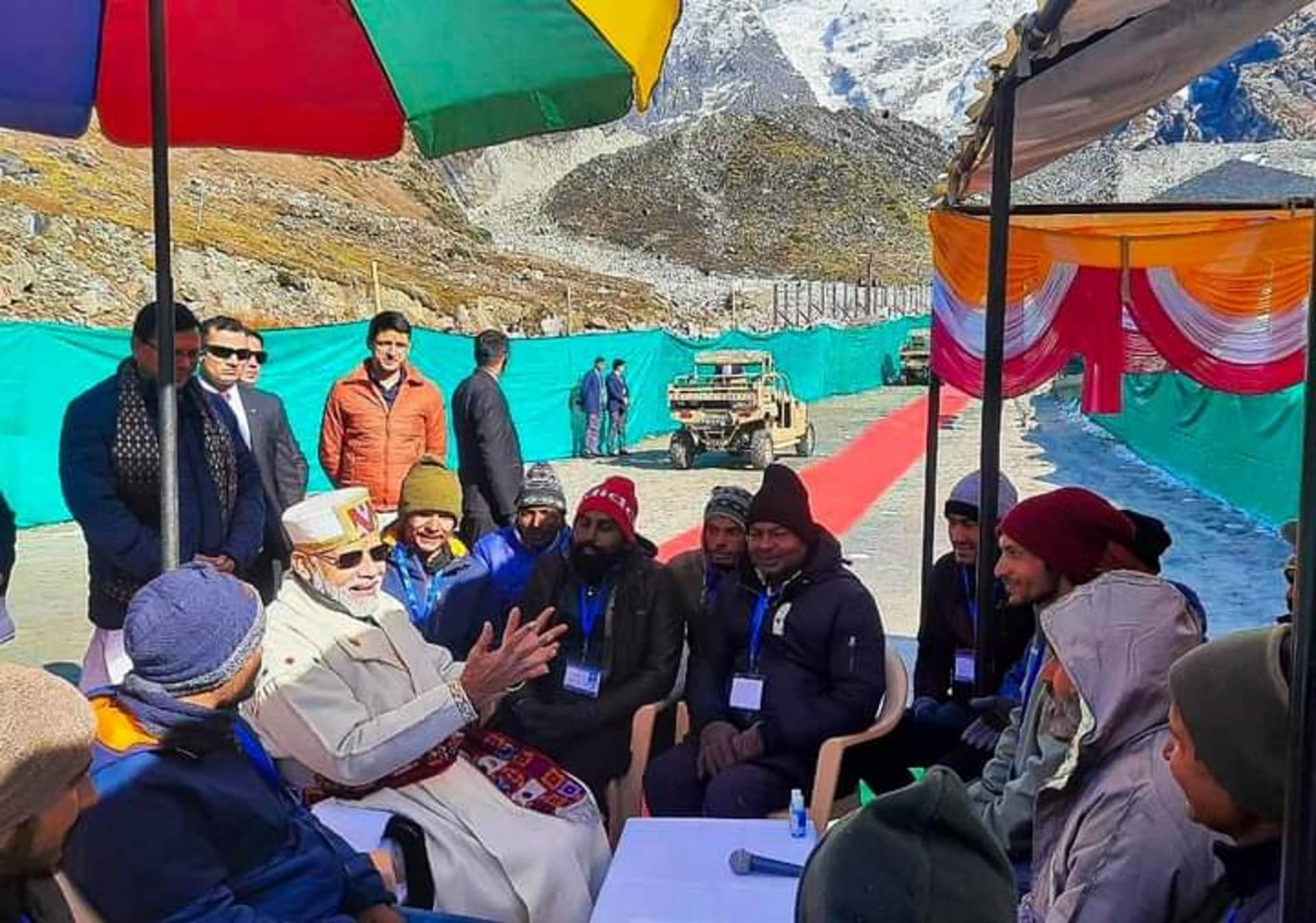 PM Modi Uttarakhand Visit 2022 PM Narendra Modi tastes Pahadi cuisine in Badrinath