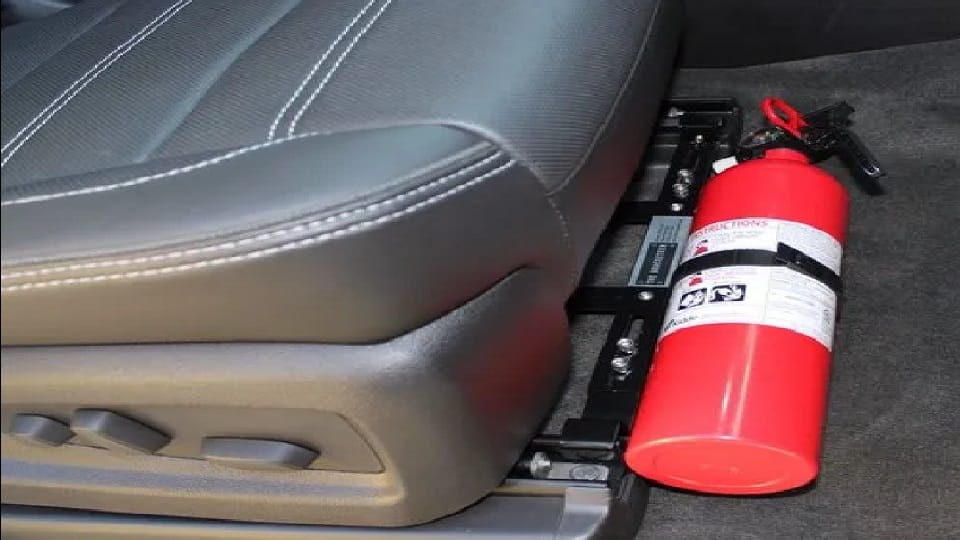 Increasing incidents of fire in car know how to avoid danger of fire