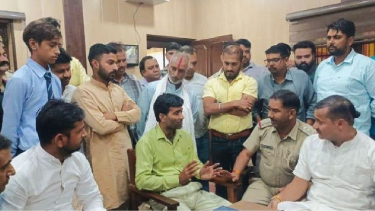 Yamunanagar: Teacher beat up student for applying tilak