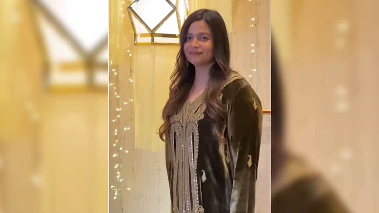 Alia Bhatt Ranbir Kapoor Sister Shaheen Bhatt reacts on being called masi ji by paprazzi at Diwali 2022 party