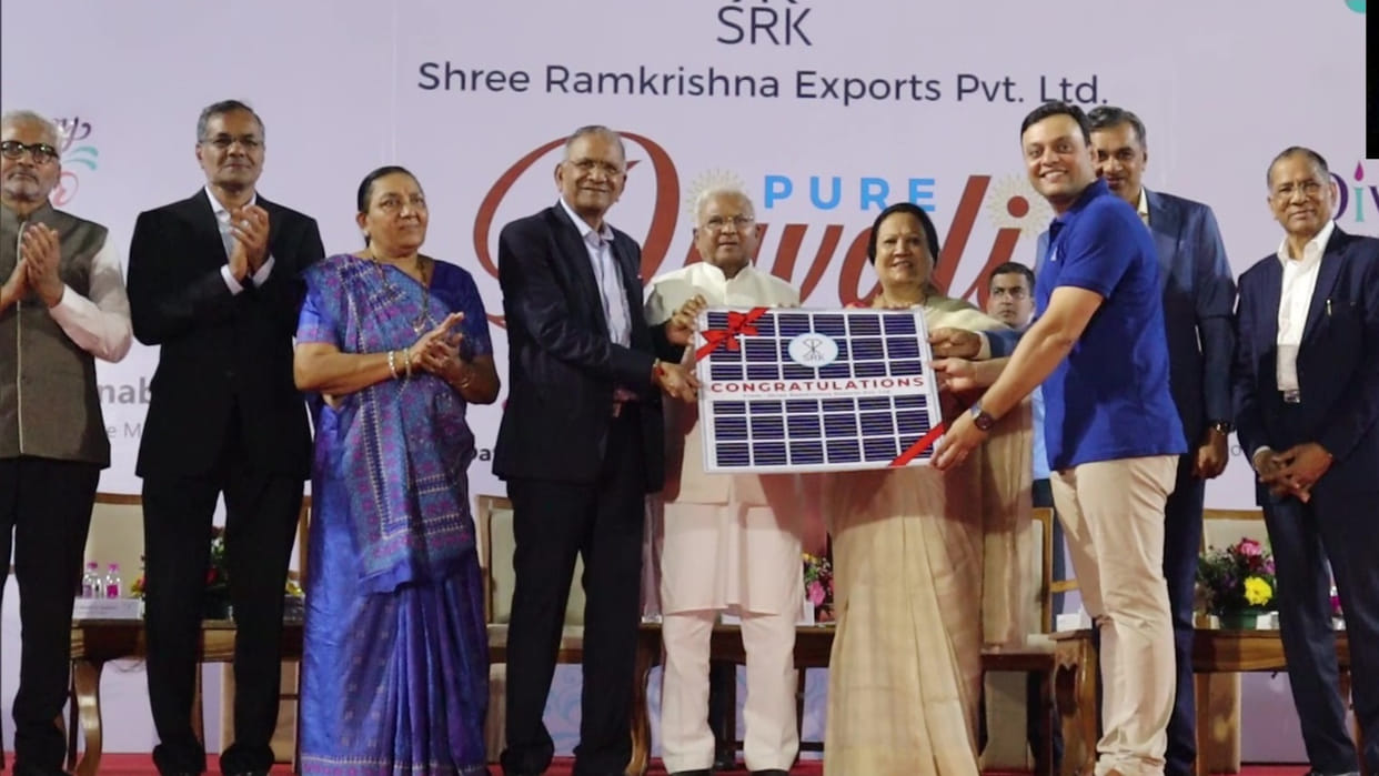 Diwali Gift: Surat businessman distributes 'solar rooftop' to 1000 employees