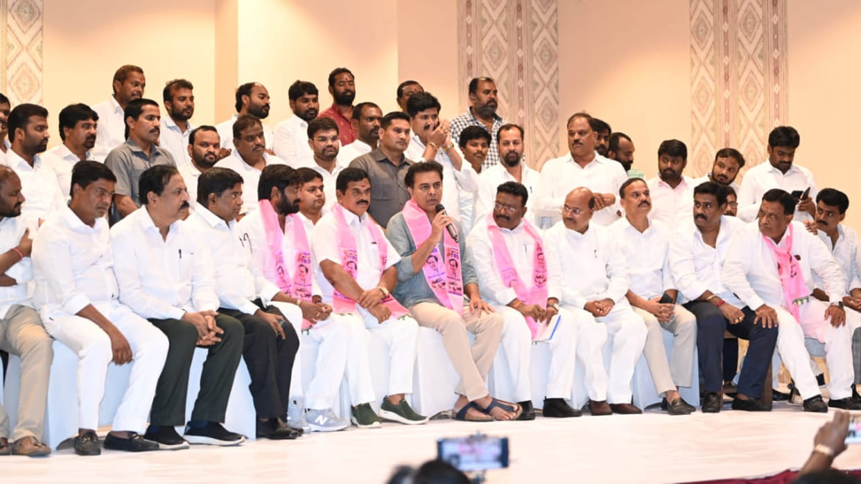 Telangana Setback to BJP ahead of bypoll as two quit return to TRS