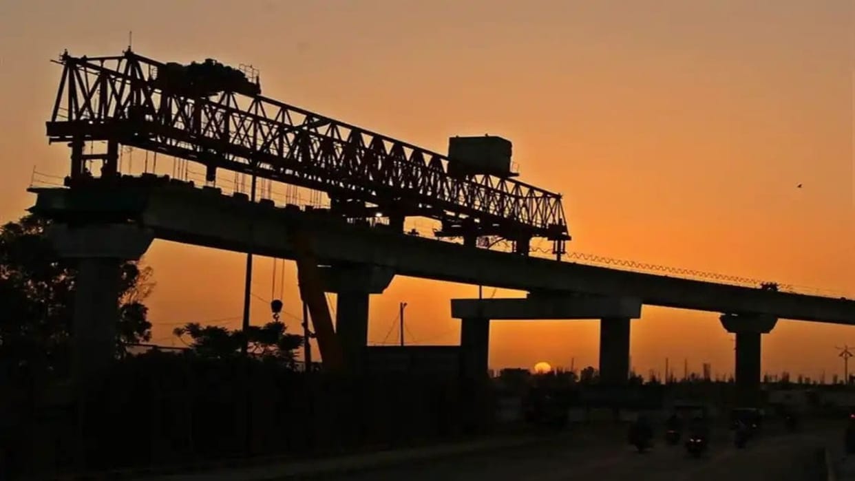 MP Metro Project Metro project may get stuck after Sumitra Mahajan Tai's objection
