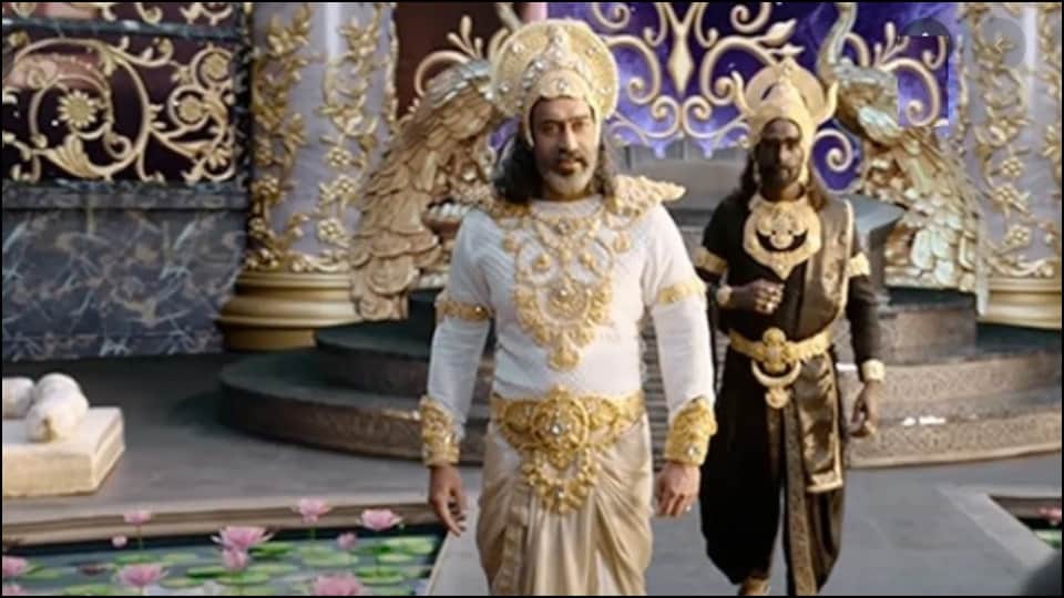 thank god director said Akshay weared pant shirt in oh my god so why object to Ajay wearing a suit Chitragupta