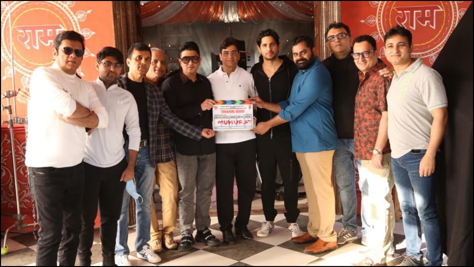 thank god director said Akshay weared pant shirt in oh my god so why object to Ajay wearing a suit Chitragupta