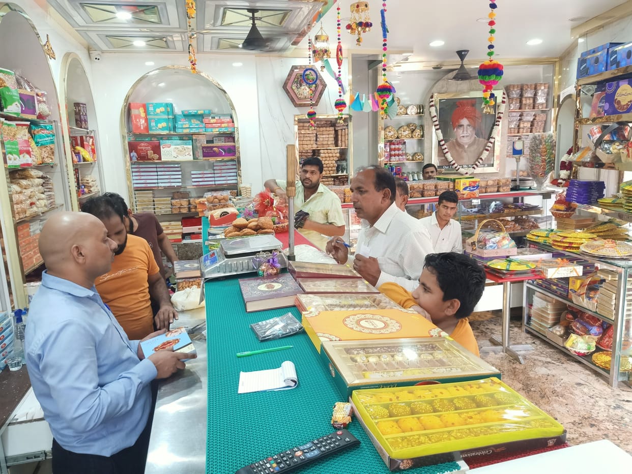 Maya of Lakshmi will rain today on Dhanteras