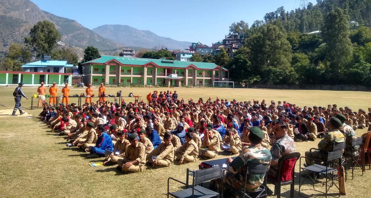 cadetas learnt weapon training