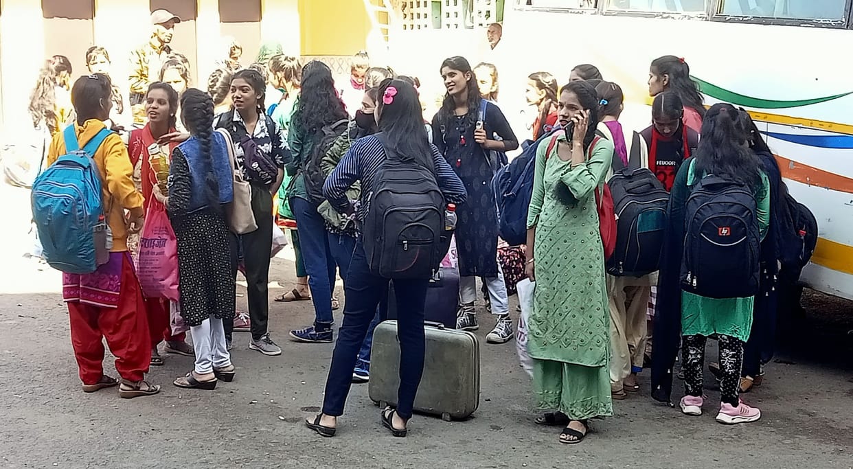 Heavy Rush In Buses