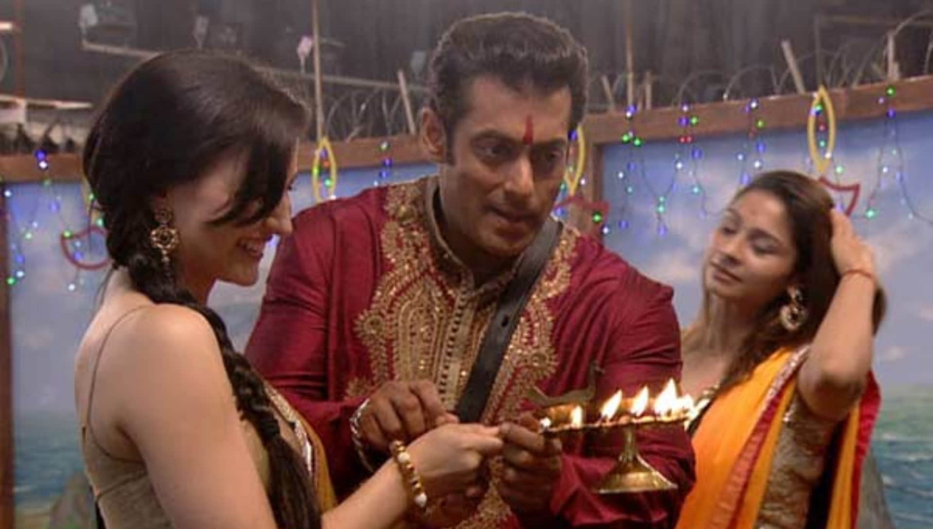 Diwali 2022: Bollywood Muslim Celebs salman khan aamir shahrukh to saif ali who celebrate diwali every year