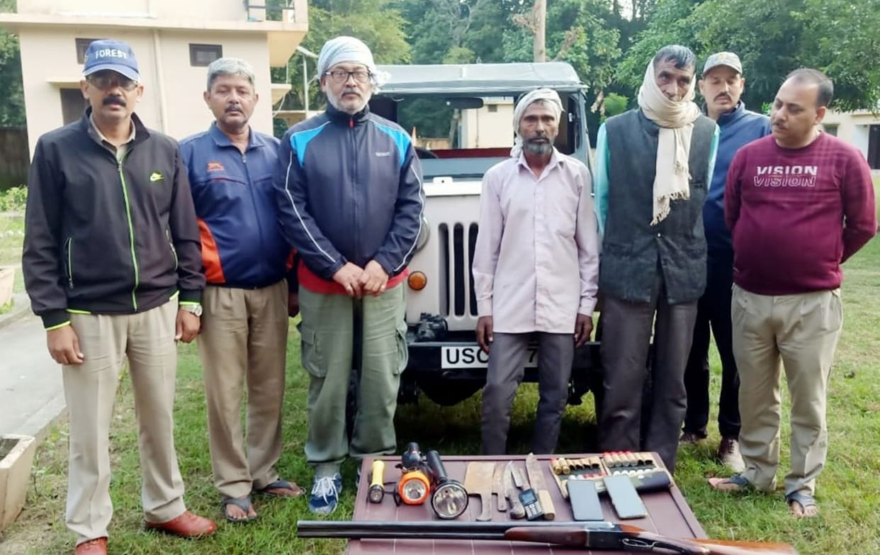 Three hunters arrested, jeep, gun and cartridges recovered