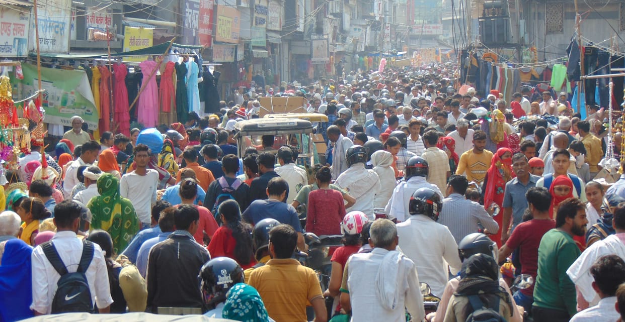 The market smiled with the rain of money on Dhanteras