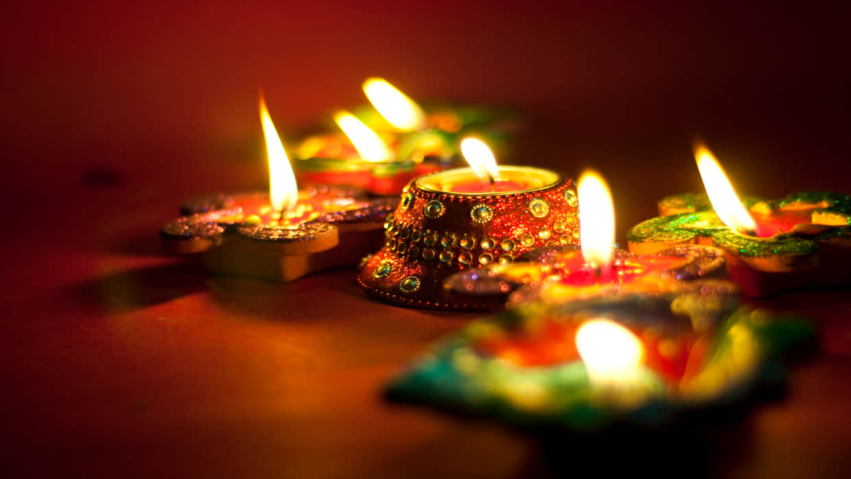 Diwali 2023 fashion tips from dhanteras to bhai dooj five traditional dresses