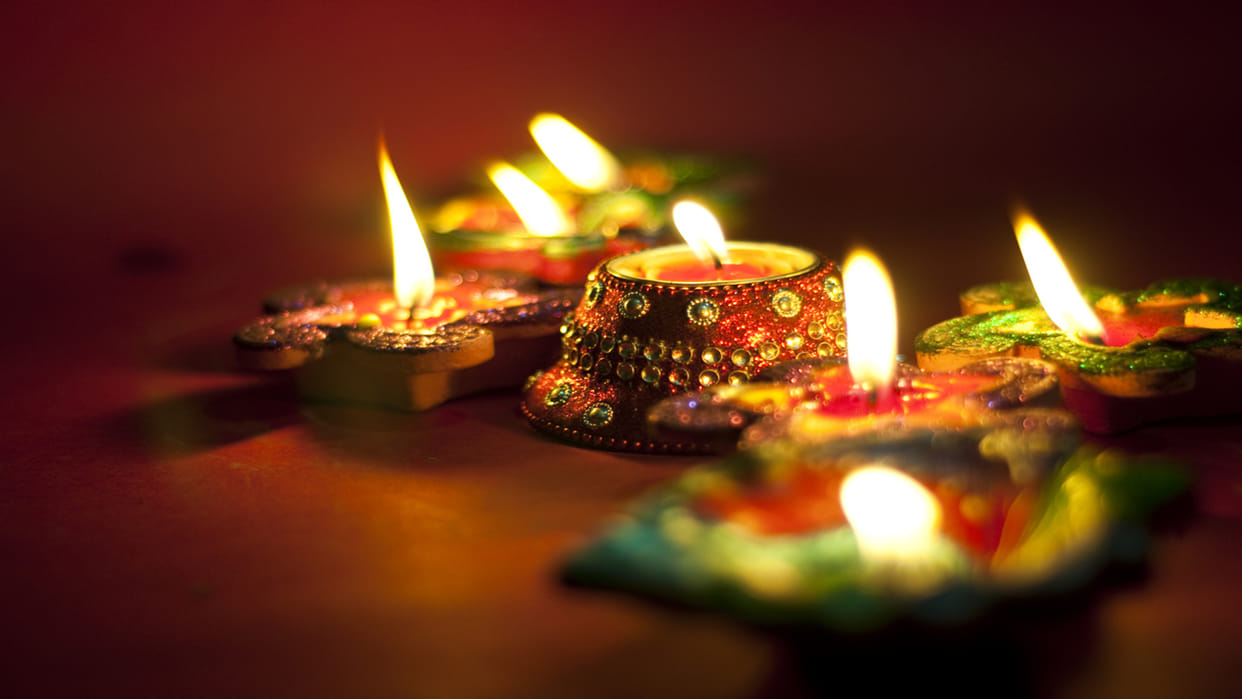 Diwali 2023 fashion tips from dhanteras to bhai dooj five traditional dresses