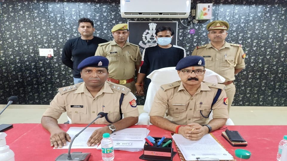 T20 WC betting book on India-Pakistan cricket match in Firozabad police busted big network