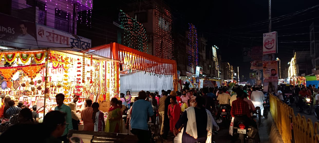 Dhanteras: Effect of Saturn on automobile and utensils business