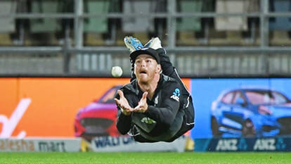 T20 World Cup: Glenn Phillips  brilliant catch of Marcus Stoinis in AUS vs NZ T20 World Cup 2022 match