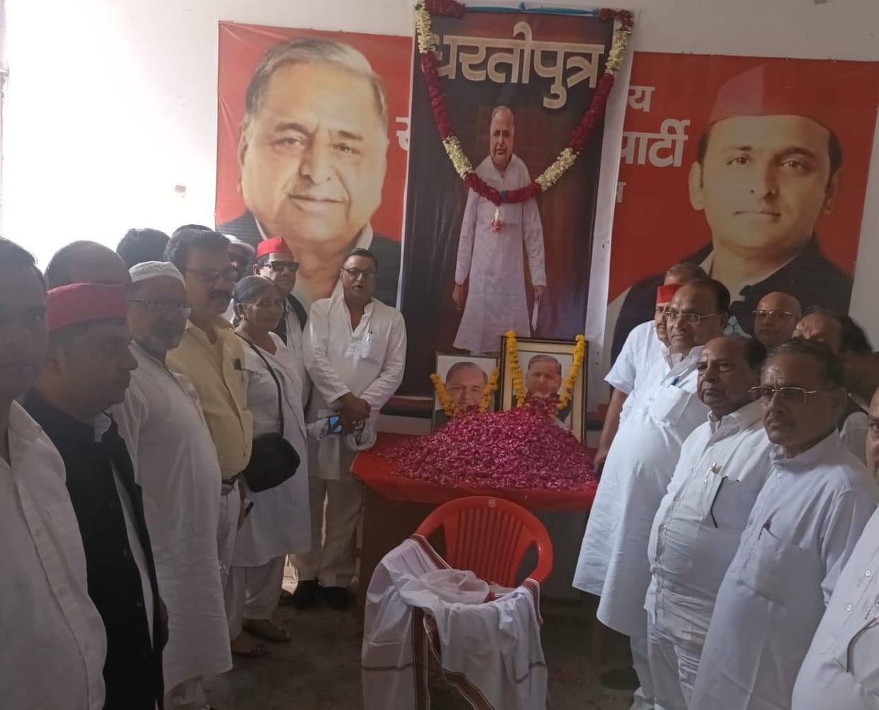 Hathras: Mulayam became a public hero due to poor friendly policies