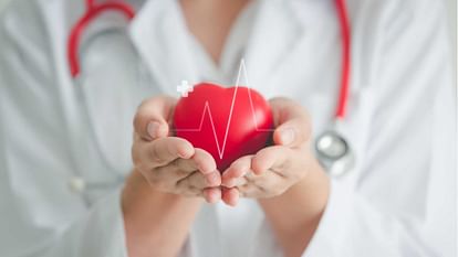 Bloodless Heart Transplant Indian Doctors First Time In Asia Heart Transplant Without Bleeding - Amar Ujala Hindi News Live - Heart Transplant:एशिया में पहली बार भारतीय डॉक्टरों का कमाल! बगैर खून बहाए हृदय का किया प्रत्यारोपण