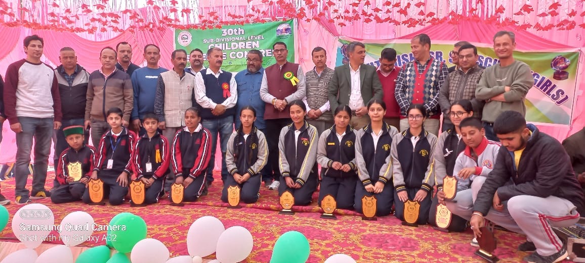 yuvraj and athrav first in quize compition