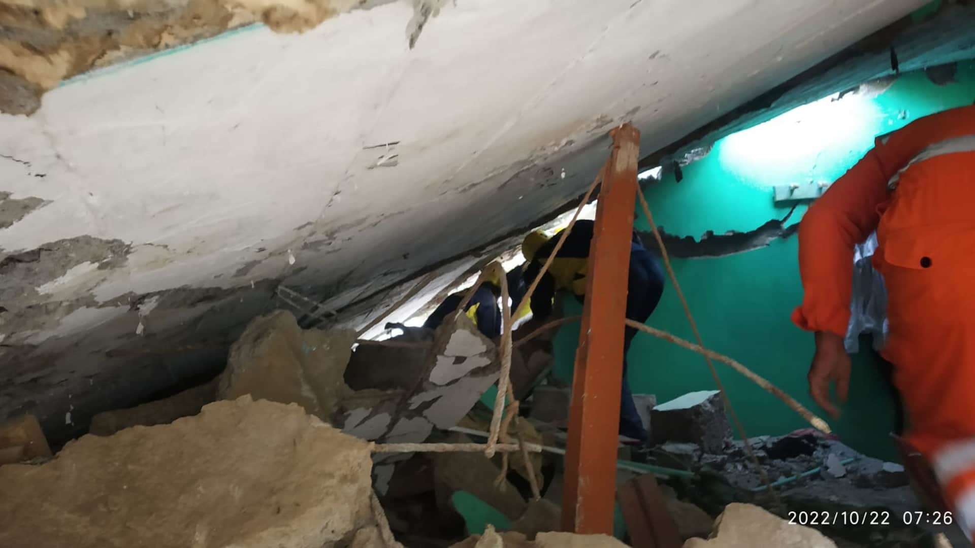 landslide In Uttarakhand Chamoli Tharali Three houses damaged by boulders many died Read more Update