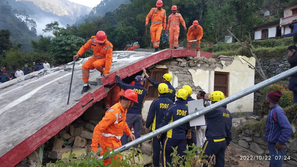 landslide In Uttarakhand Chamoli Tharali Three houses damaged by boulders many died Read more Update