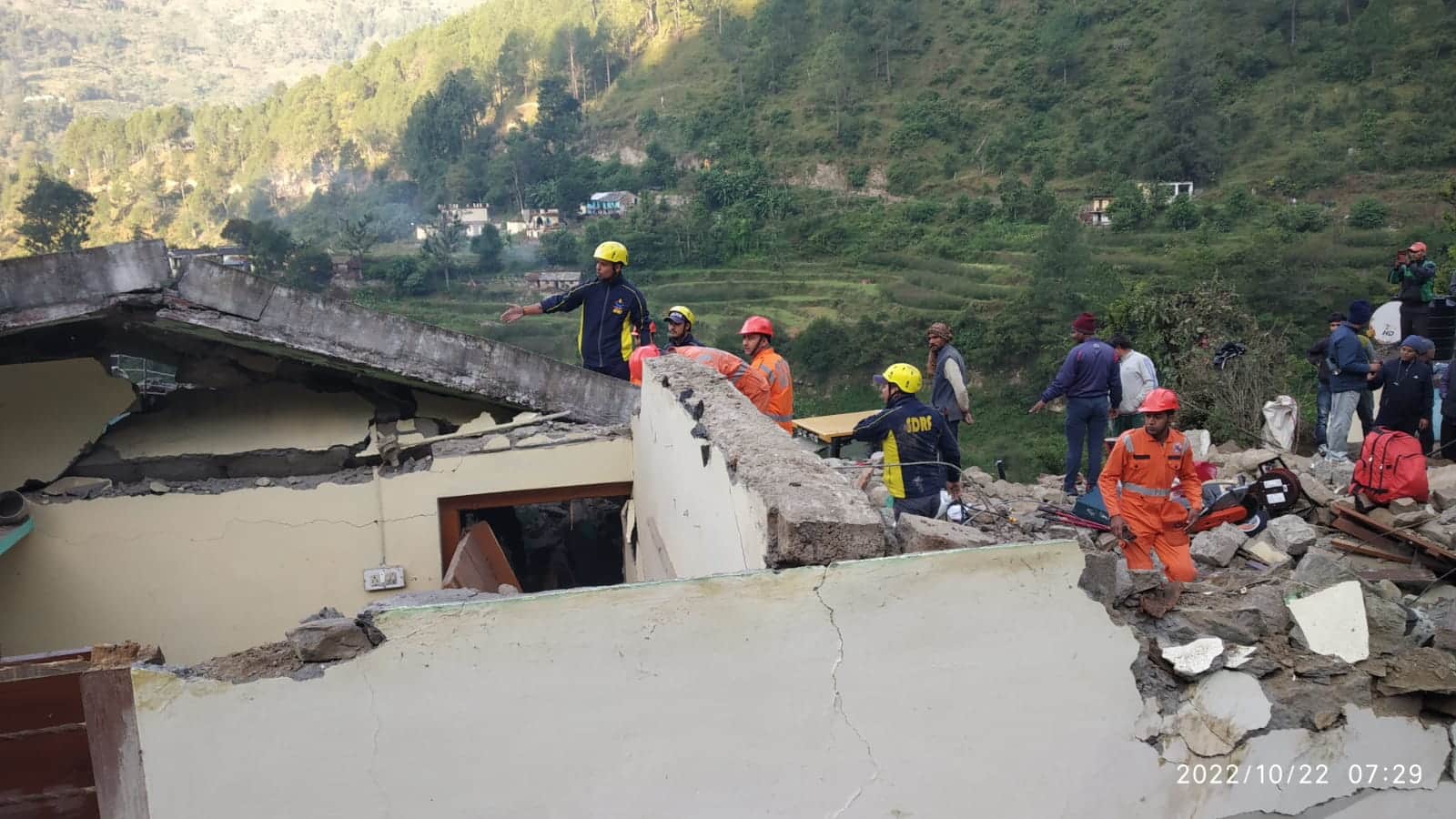 landslide In Uttarakhand Chamoli Tharali Three houses damaged by boulders many died Read more Update