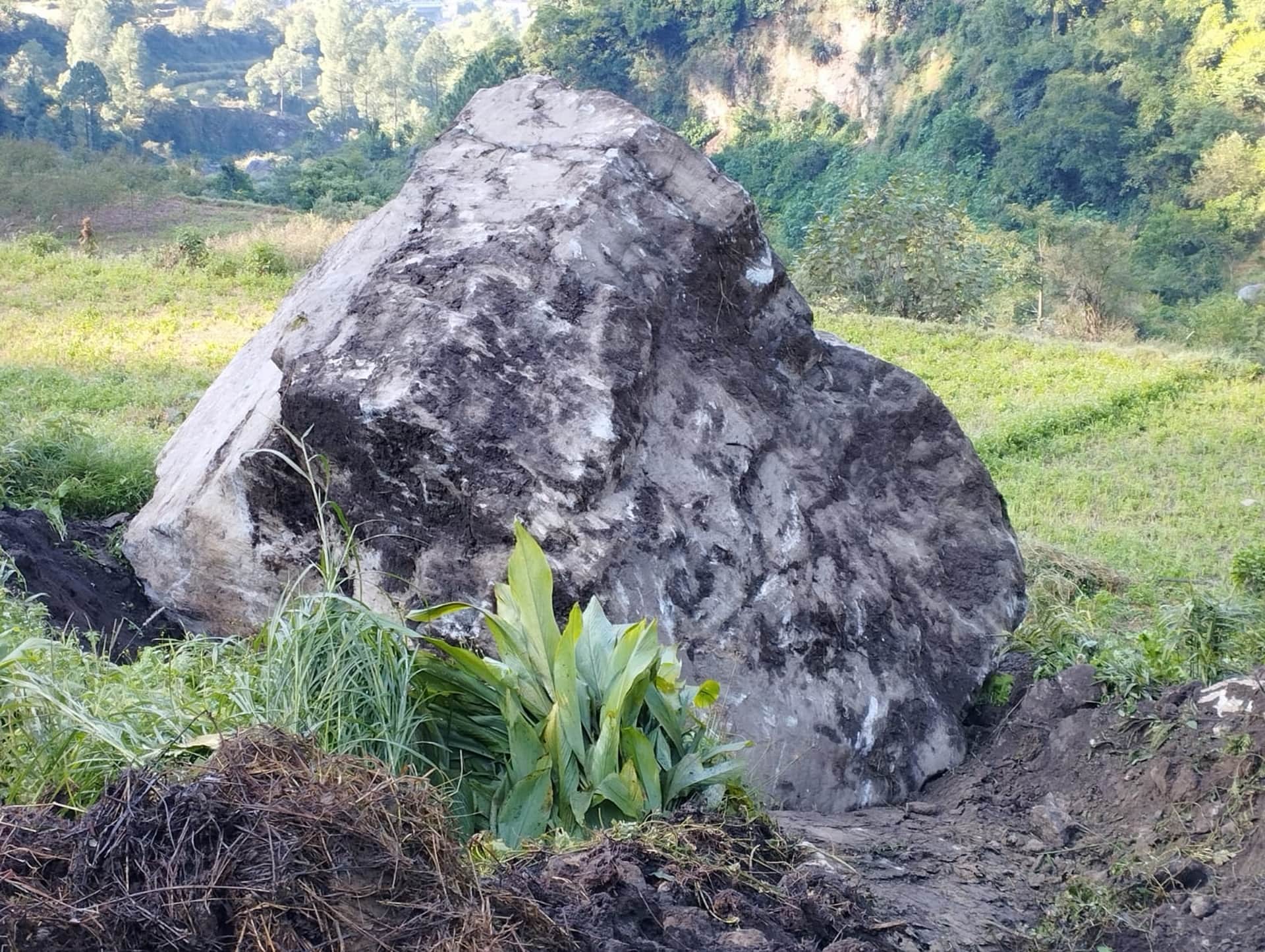 landslide In Uttarakhand Chamoli Tharali Three houses damaged by boulders many died Read more Update