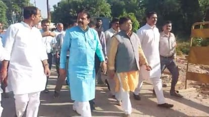 Politics A minister of CM Shivraj is walking barefoot Others says I will make them wear slippers
