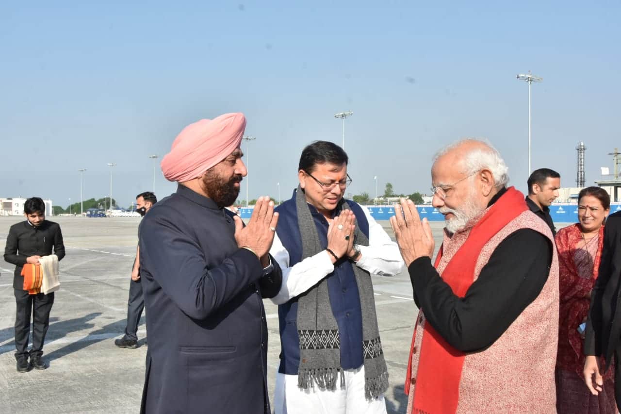 CM Dhami gifted to PM Modi Bal sweets of Almora Brahmakamal Cap UttaraKhand News in hindi