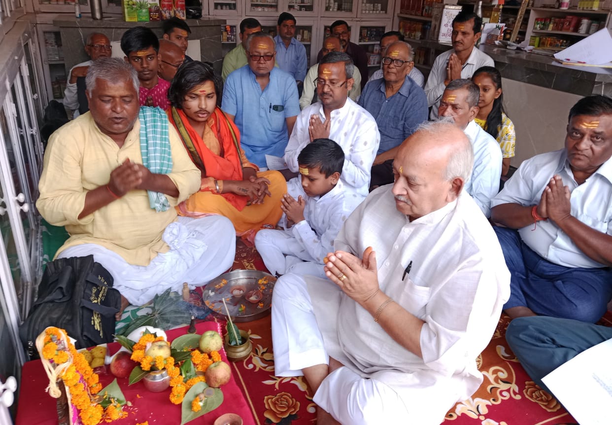Healthy body sought after worshiping Lord Dhanvantari