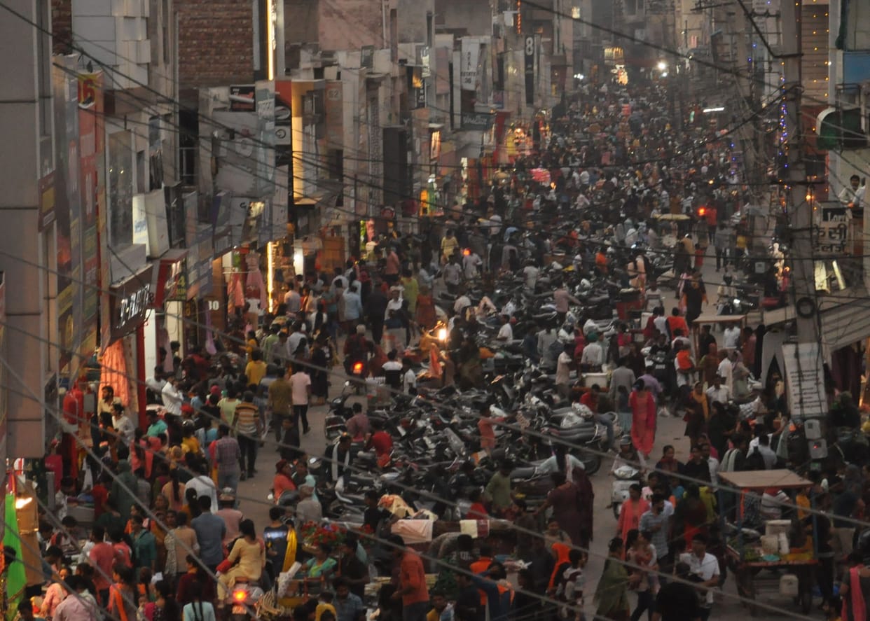 Municipal Corporation allows encroachment by collecting tehbazari fees