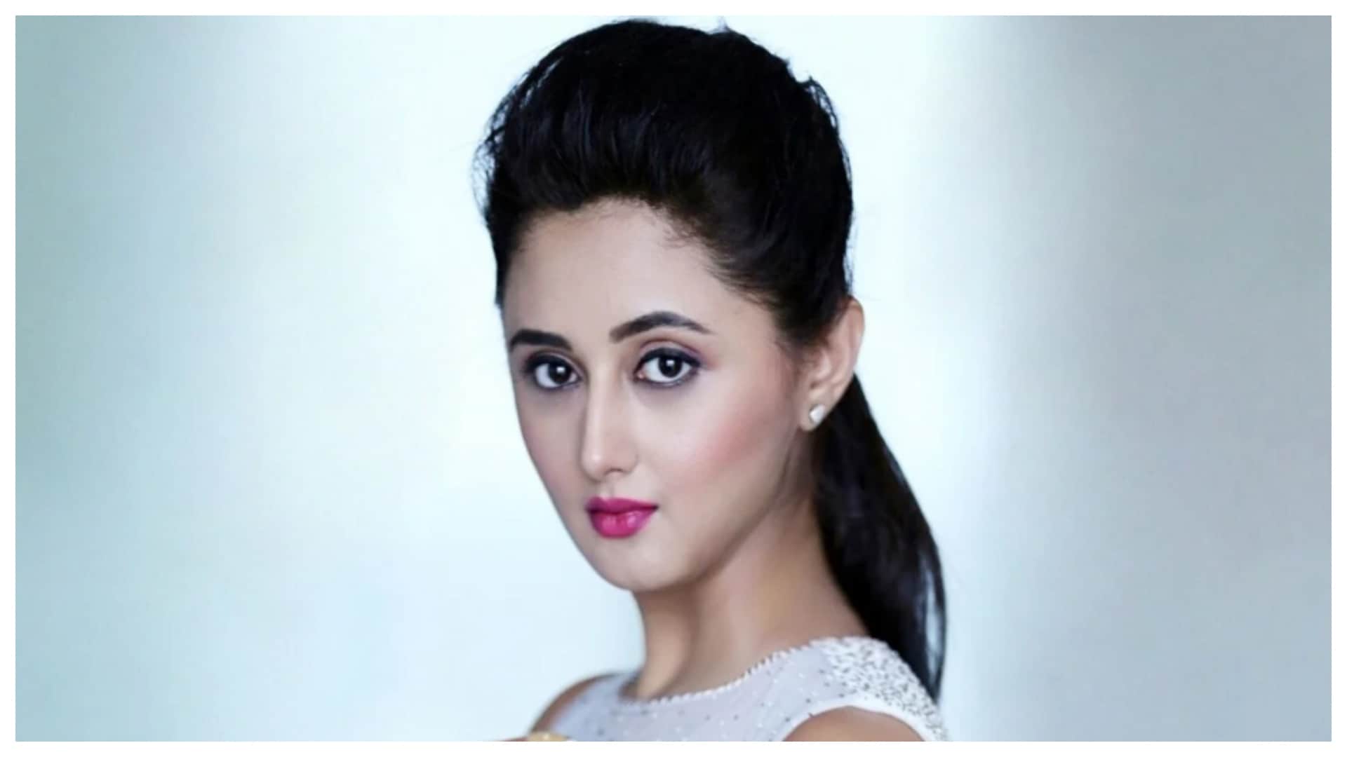 Rashmi Desai Wishes Dhanteras 2022 With stunning photos says start celebrating yourself