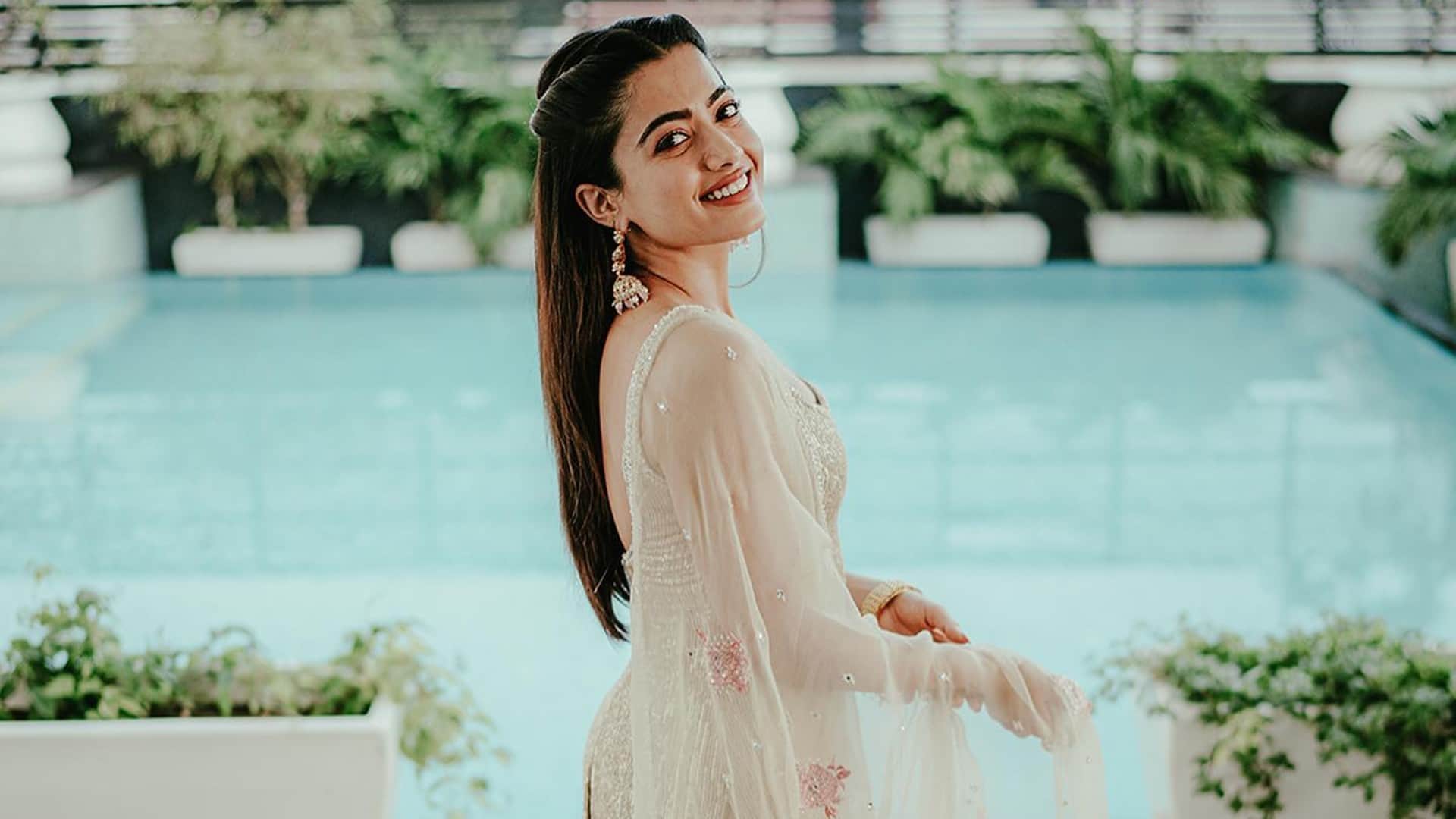 Photos of the day Rashmika Mandanna Desi Look Rakul Preet Singh Bold Pics Celebrity Updates