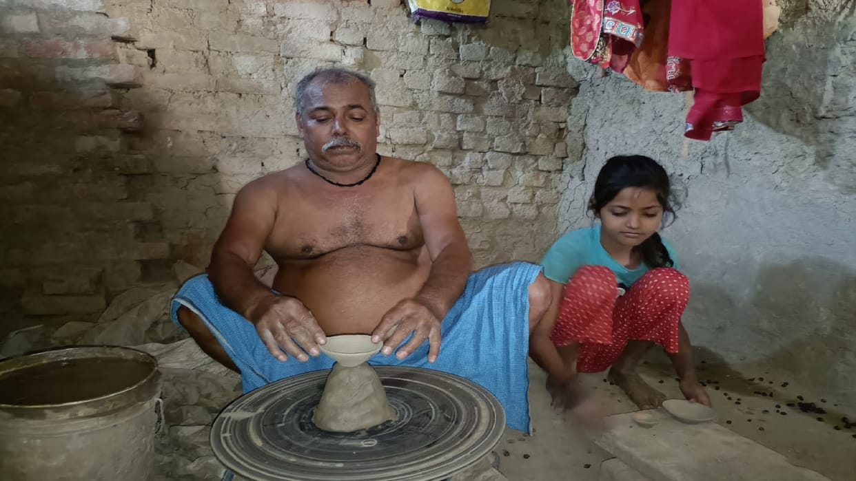 The craze of earthen lamps remains intact due to the increase in demand, happiness returned