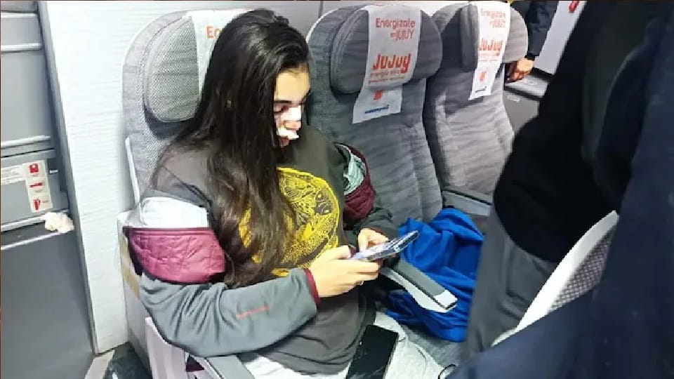 Aerolineas Argentinas flight turbulence, Passengers injured after not wearing safety belts