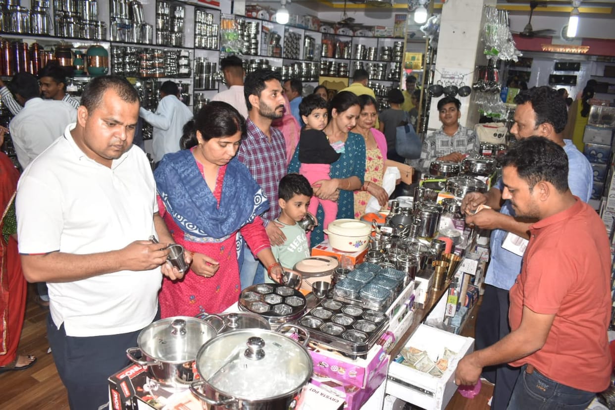 20 crore business done on Dhanteras in the district