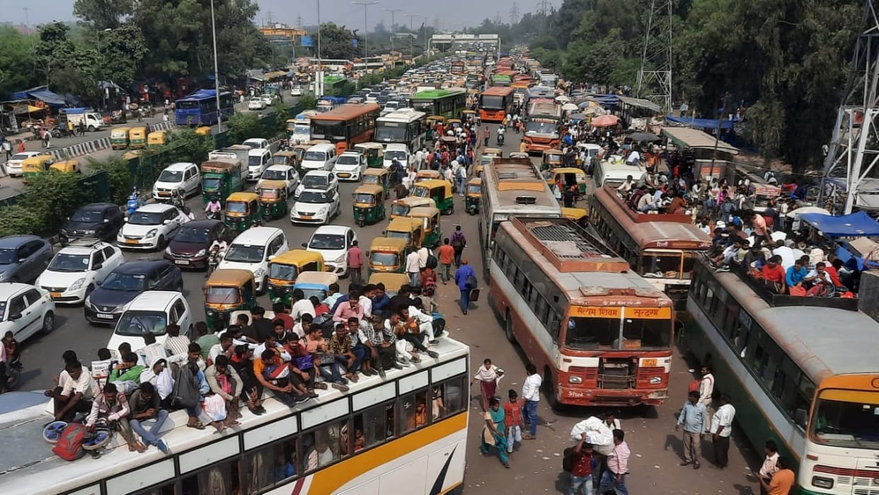 People gathered at railway station and bus stand on Diwali many people returned after seeing crowd