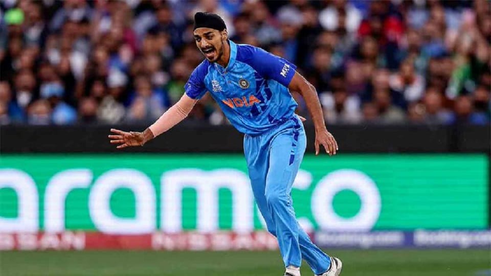 Arshdeep Singh gave reply to trollers by taking three wickets against Pakistan from mother to coach gave respo