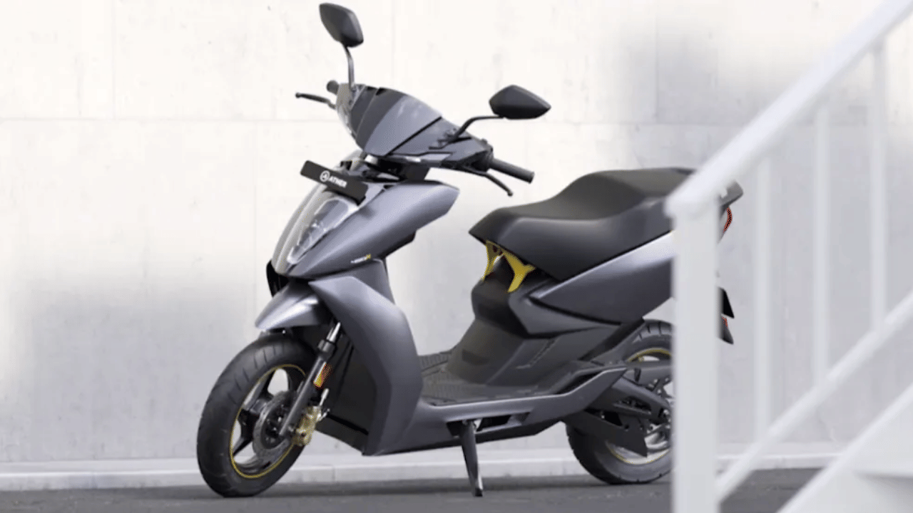 Ather Energy delivers 250 units of 450X Electric Scooter in Bangalore in Single Day News in Hindi