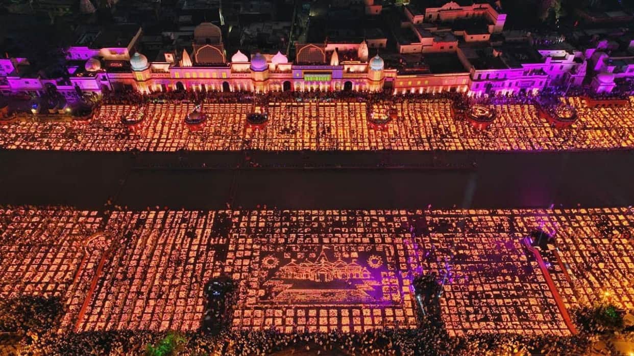 Deepotsav 2022: PM Narendra Modi lits up the diyas in Ayodhya.