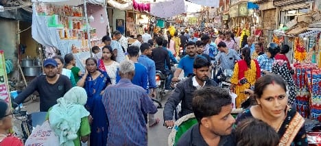 On the second day on Dhanteras, there was a rain of 200 crores on the market