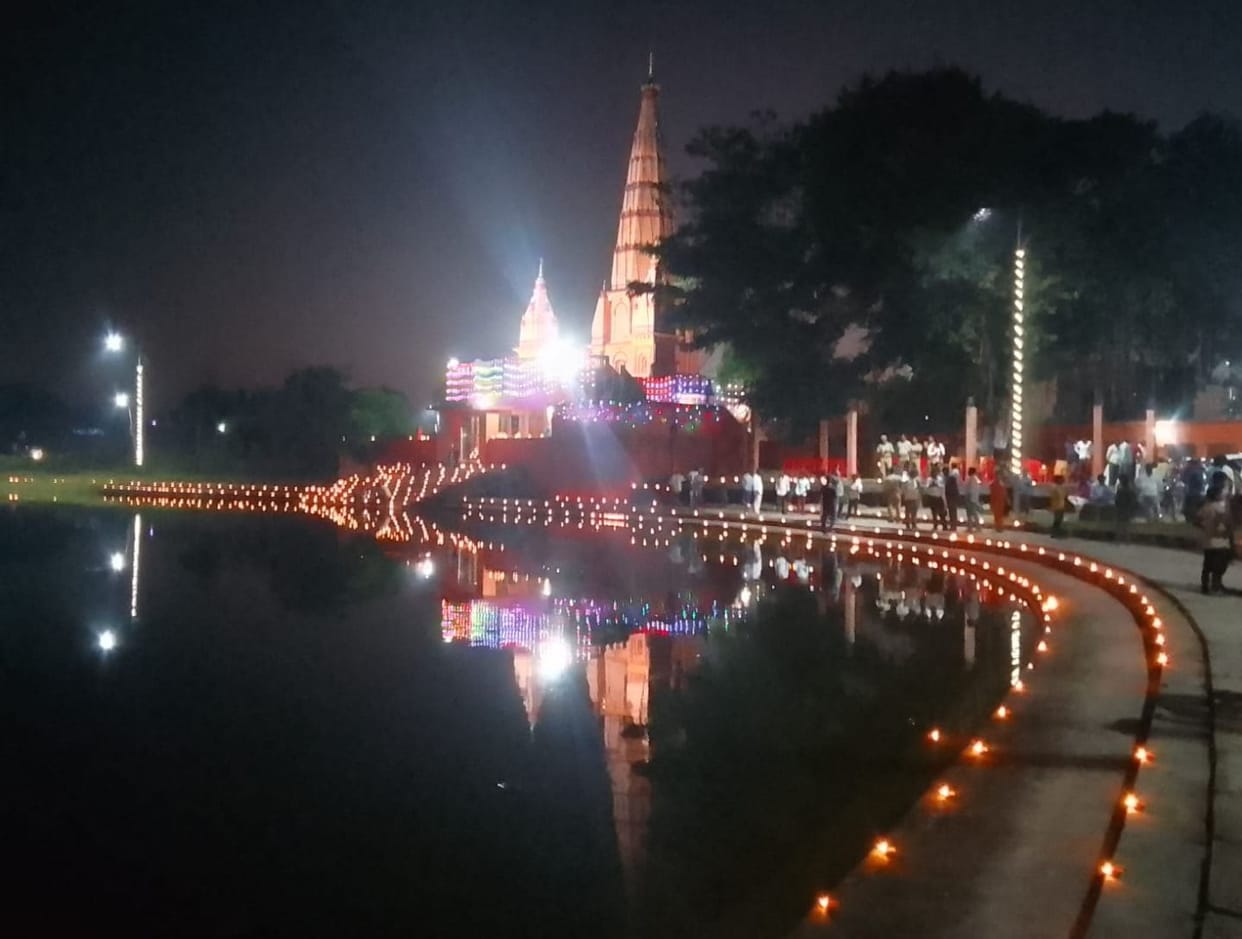 dumariaganj enlighten on chhoti diwali