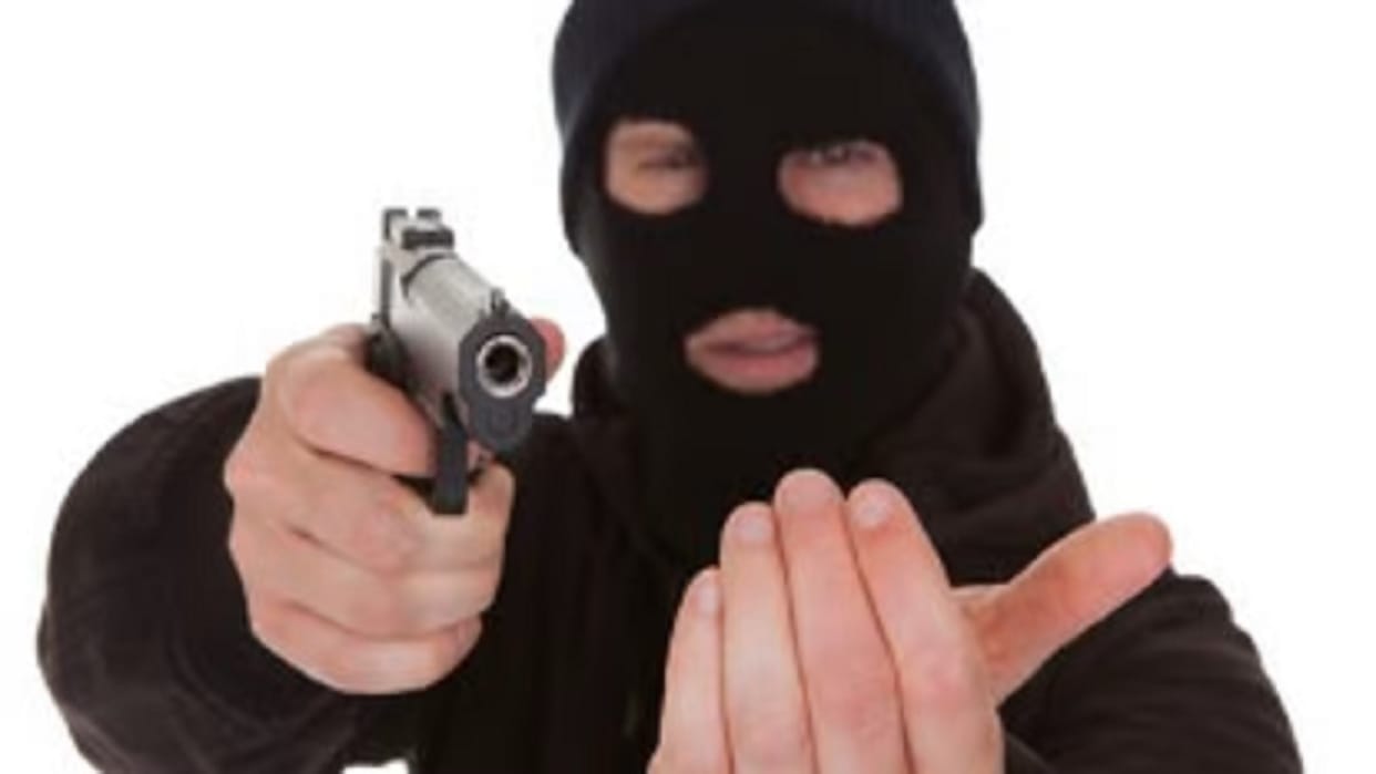 miscreants looted father-son returning from market in chhattisgarh